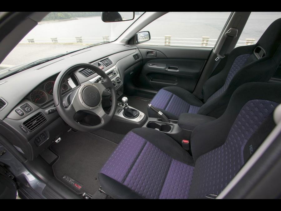  Mitsubishi Lancer Evolution MR 2004 года  (фото 4 из 17)